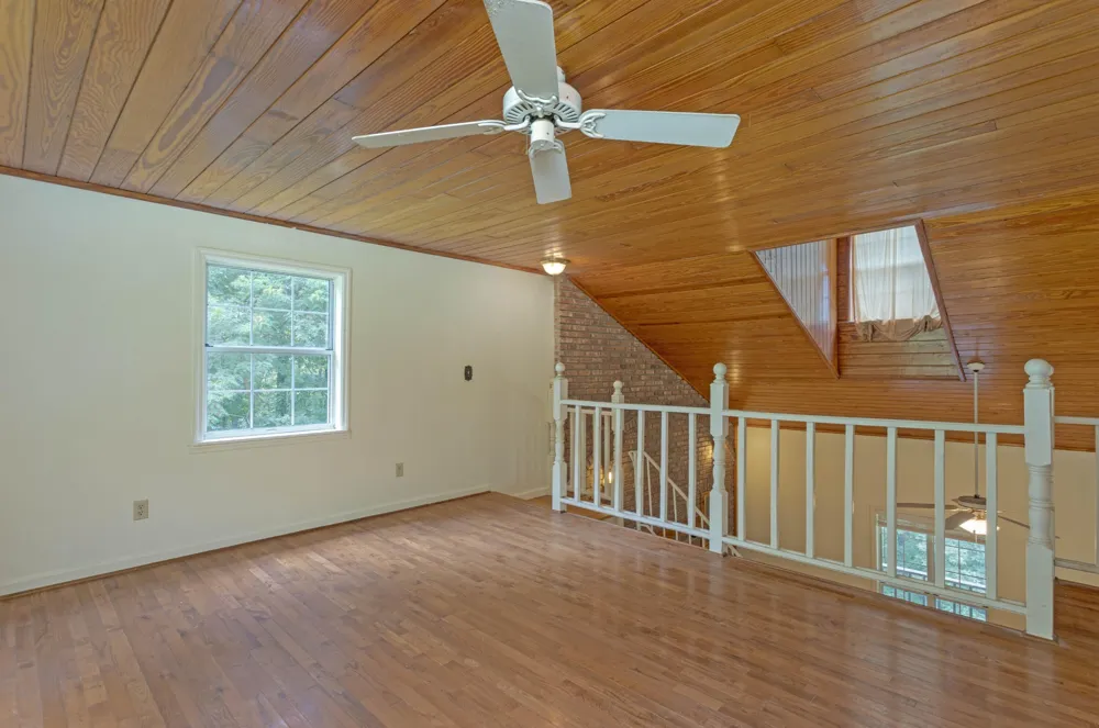 165 Paglen Ridge Drive Pikeville, TN 37367