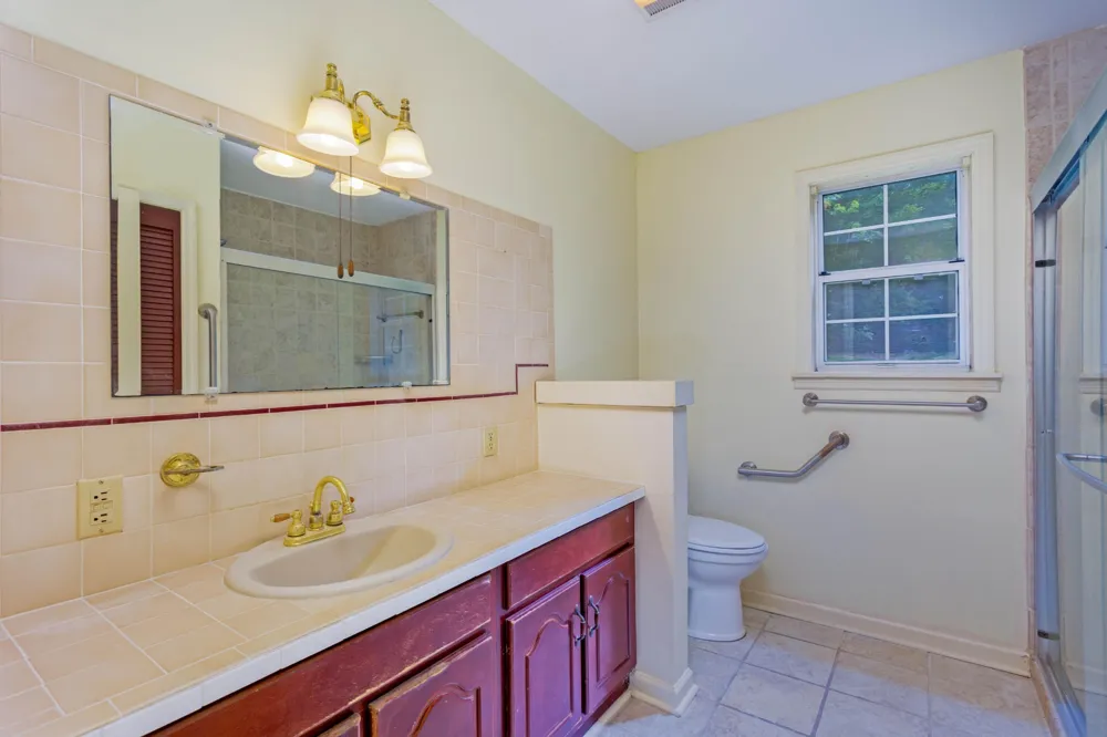 165 Paglen Ridge Drive Pikeville, TN 37367