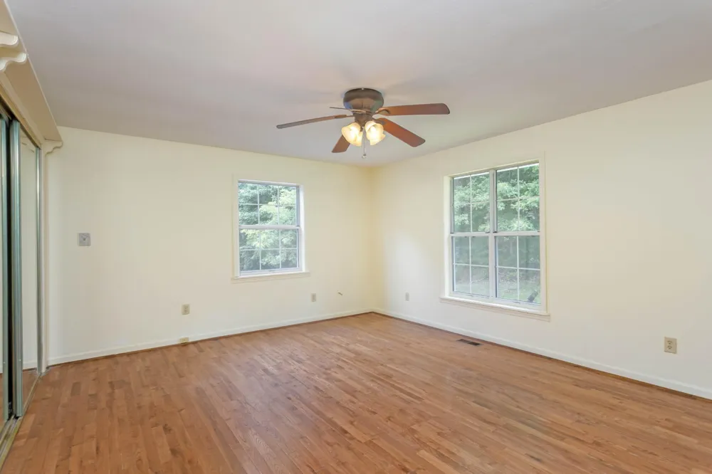 165 Paglen Ridge Drive Pikeville, TN 37367