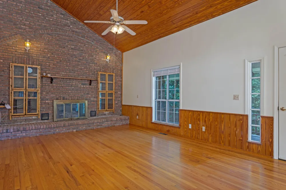 165 Paglen Ridge Drive Pikeville, TN 37367