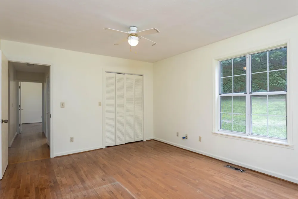 165 Paglen Ridge Drive Pikeville, TN 37367