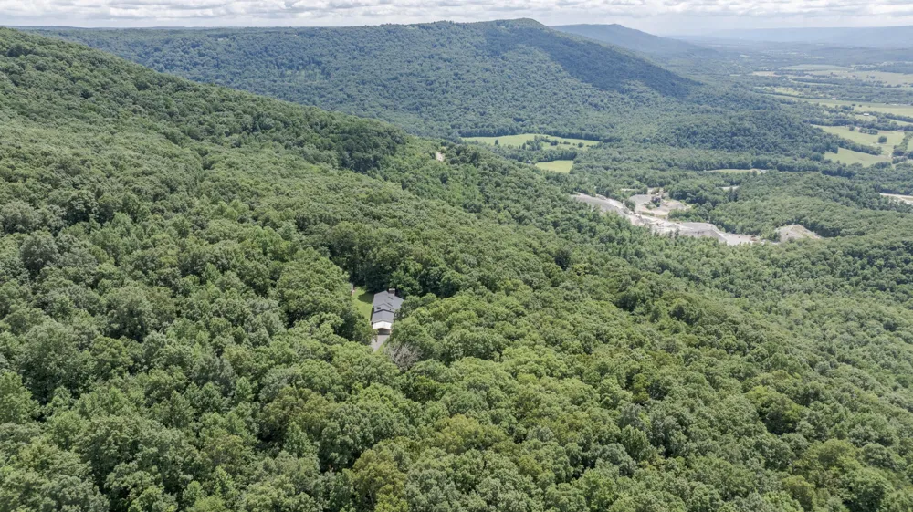165 Paglen Ridge Drive Pikeville, TN 37367