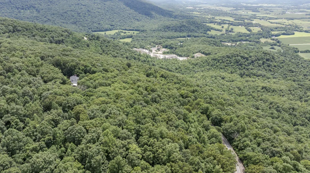 165 Paglen Ridge Drive Pikeville, TN 37367