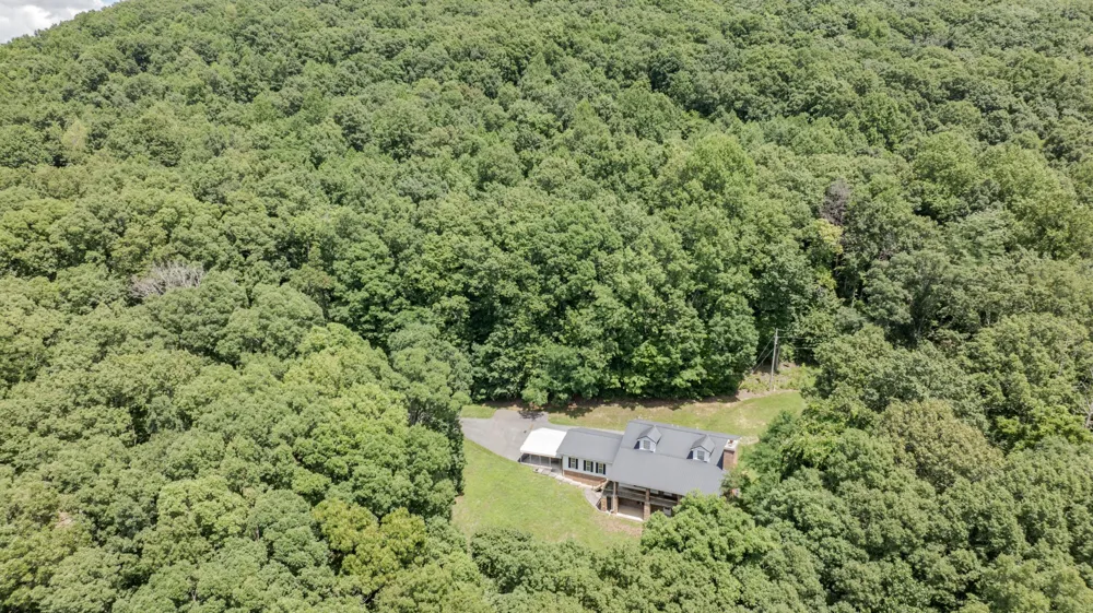 165 Paglen Ridge Drive Pikeville, TN 37367