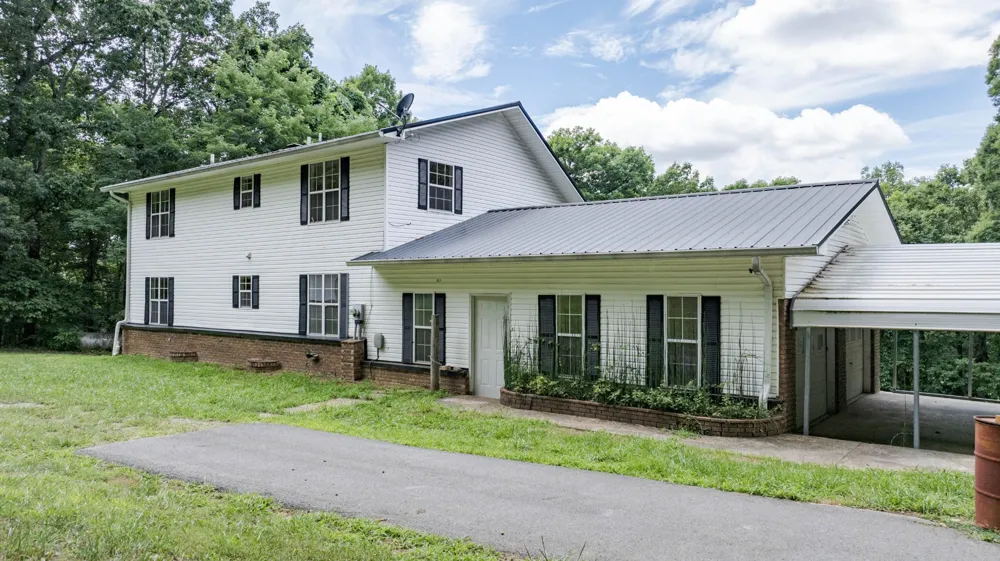 165 Paglen Ridge Drive Pikeville, TN 37367