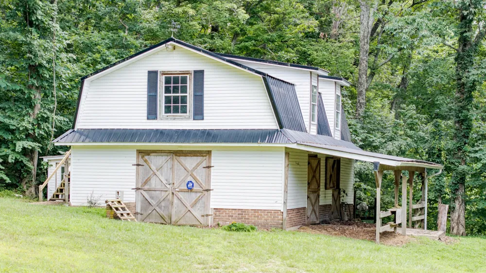 165 Paglen Ridge Drive Pikeville, TN 37367