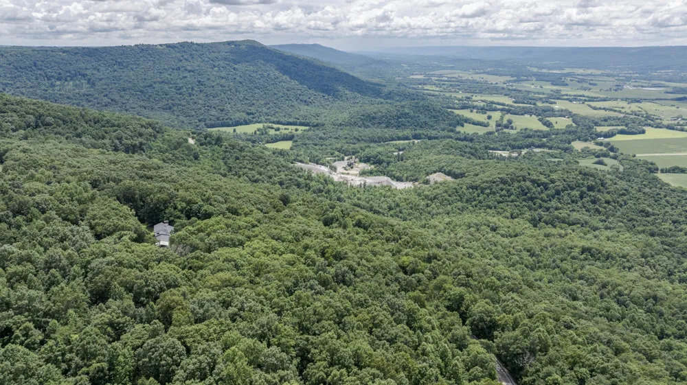 165 Paglen Ridge Drive Pikeville, TN 37367