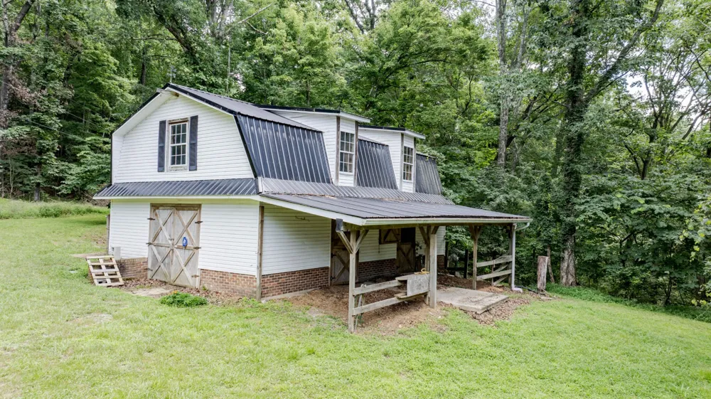 165 Paglen Ridge Drive Pikeville, TN 37367