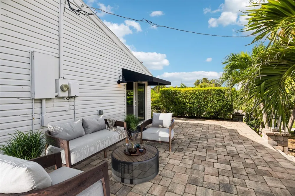 5731 28TH AVENUE S Gulfport, FL 33707