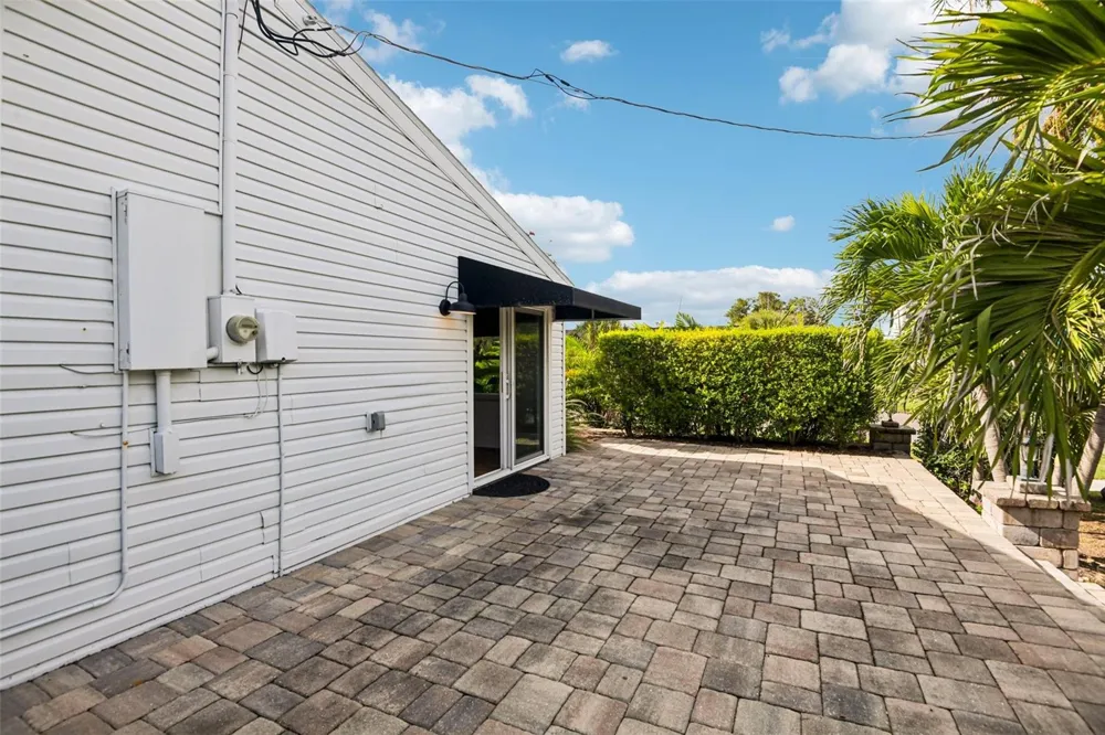 5731 28TH AVENUE S Gulfport, FL 33707