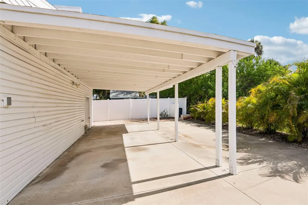 5731 28TH AVENUE S Gulfport, FL 33707