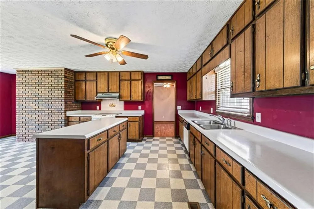 114 Marlow Road Maysville, GA 30558