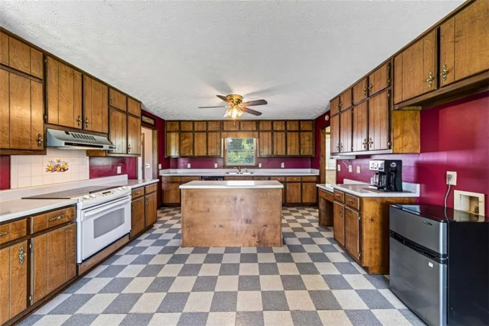 114 Marlow Road Maysville, GA 30558