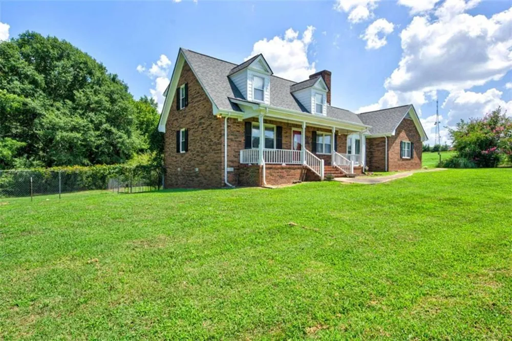 114 Marlow Road Maysville, GA 30558