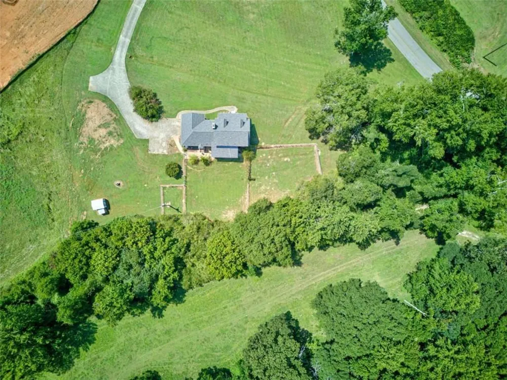 114 Marlow Road Maysville, GA 30558