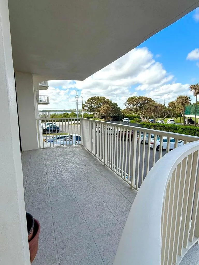 5480 Ocean Drive #B1a Singer Island, FL 33404