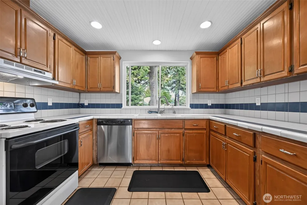 43729 284th Avenue SE Enumclaw, WA 98022