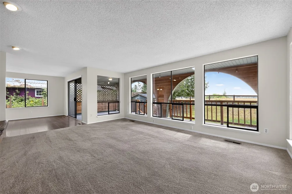 43729 284th Avenue SE Enumclaw, WA 98022