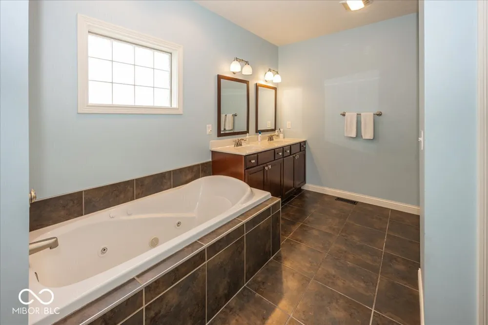 7082 Bitternut Lane Plainfield, IN 46168
