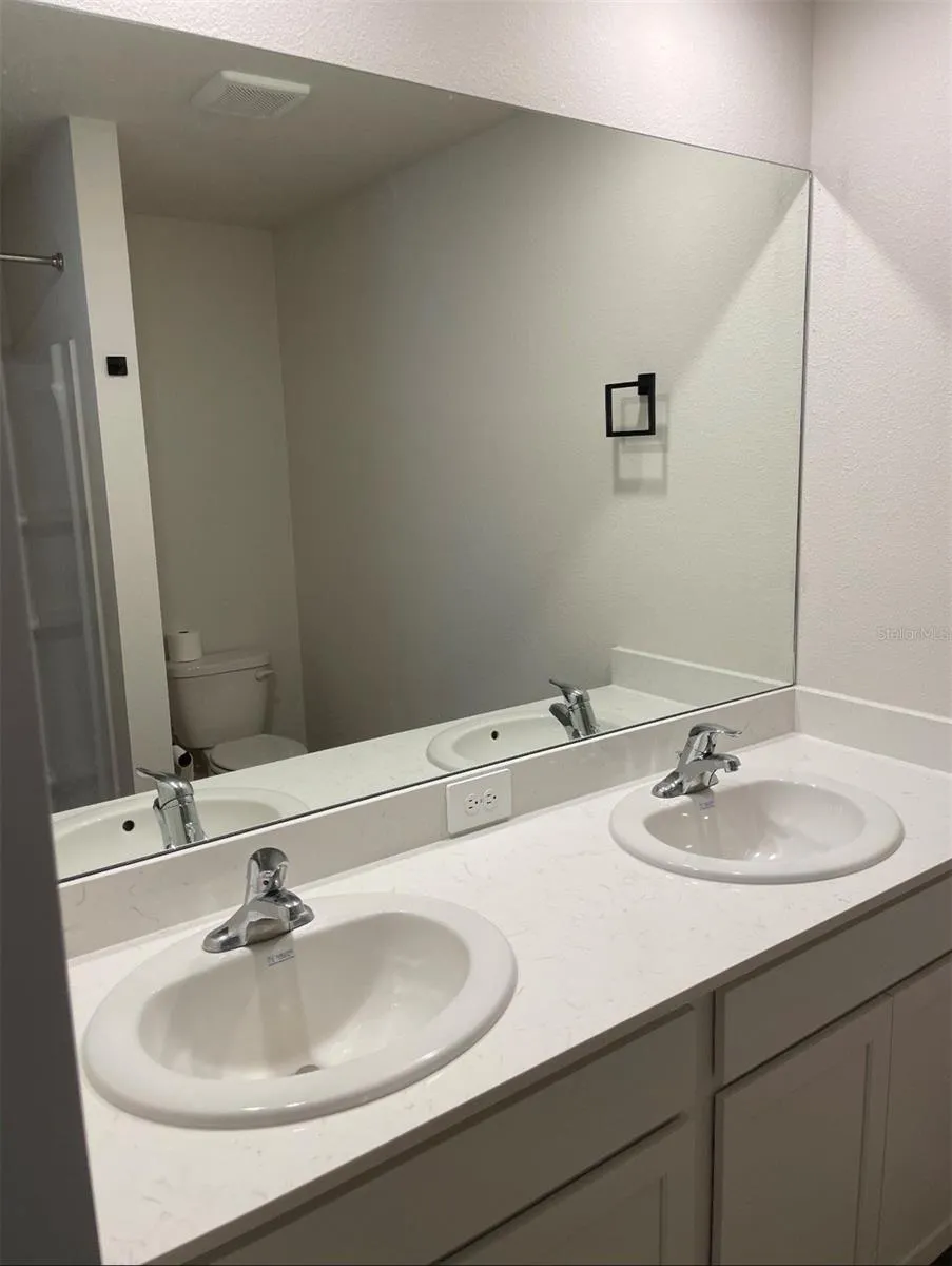 10650 HIDDEN BANKS GLEN Parrish, FL 34219