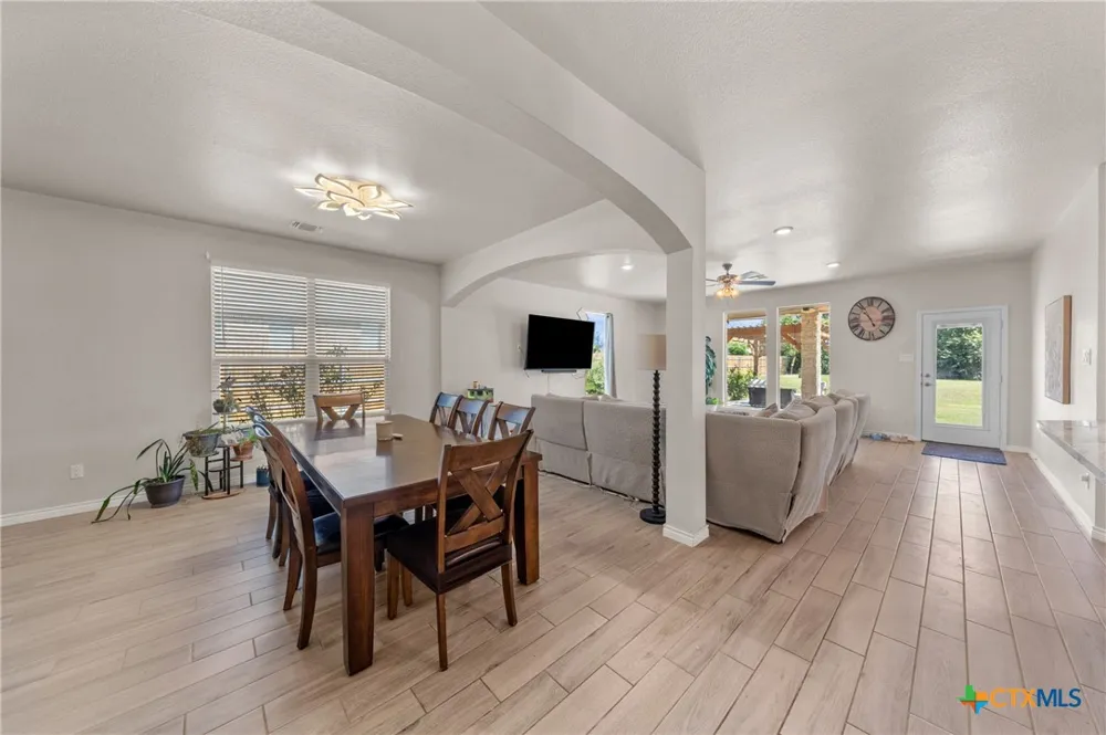 1527 Mountain Crest Cove Salado, TX 76571