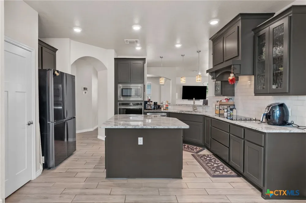 1527 Mountain Crest Cove Salado, TX 76571