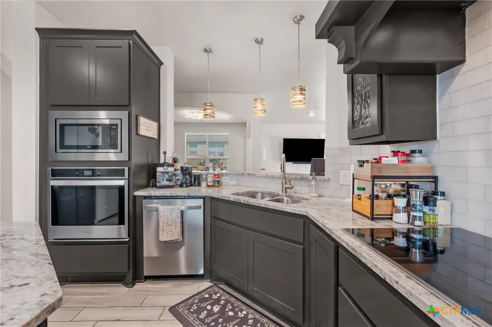 1527 Mountain Crest Cove Salado, TX 76571