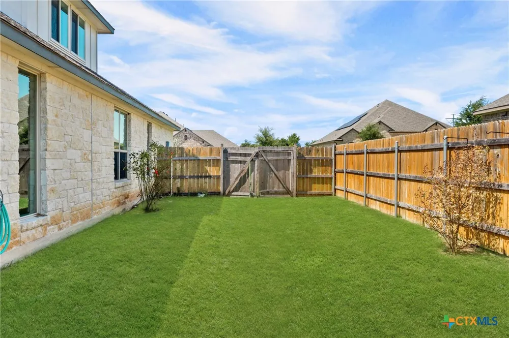 1527 Mountain Crest Cove Salado, TX 76571