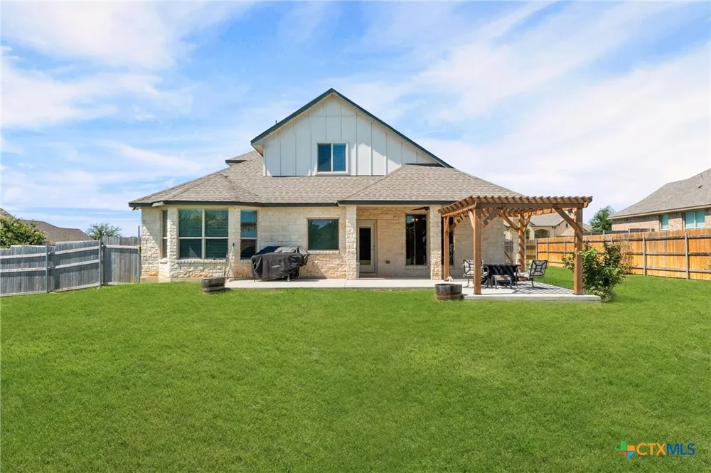 1527 Mountain Crest Cove Salado, TX 76571