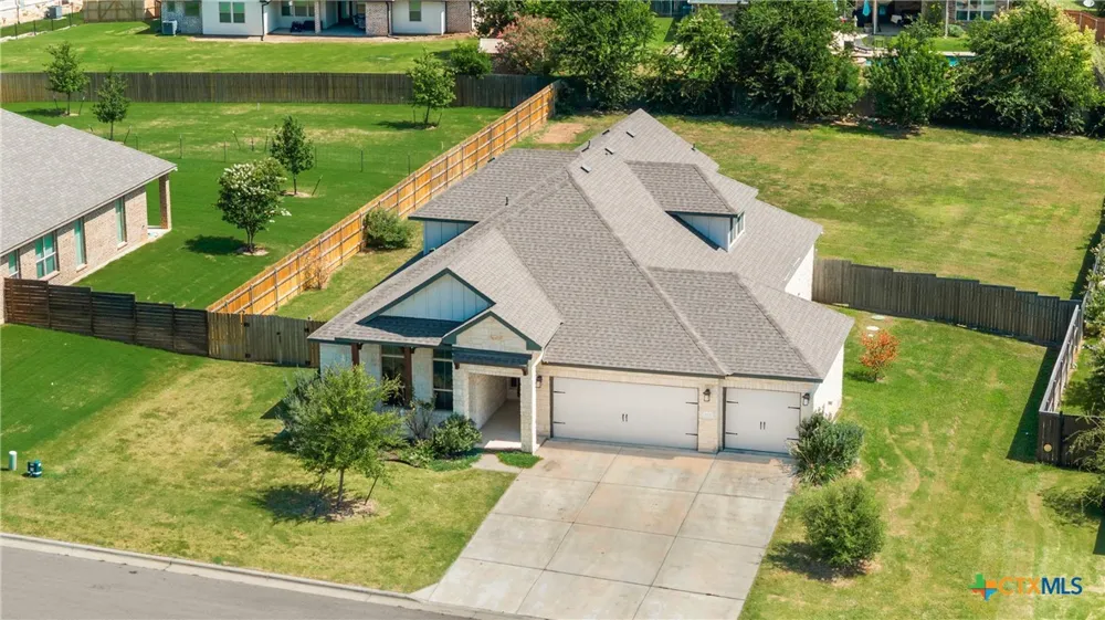 1527 Mountain Crest Cove Salado, TX 76571