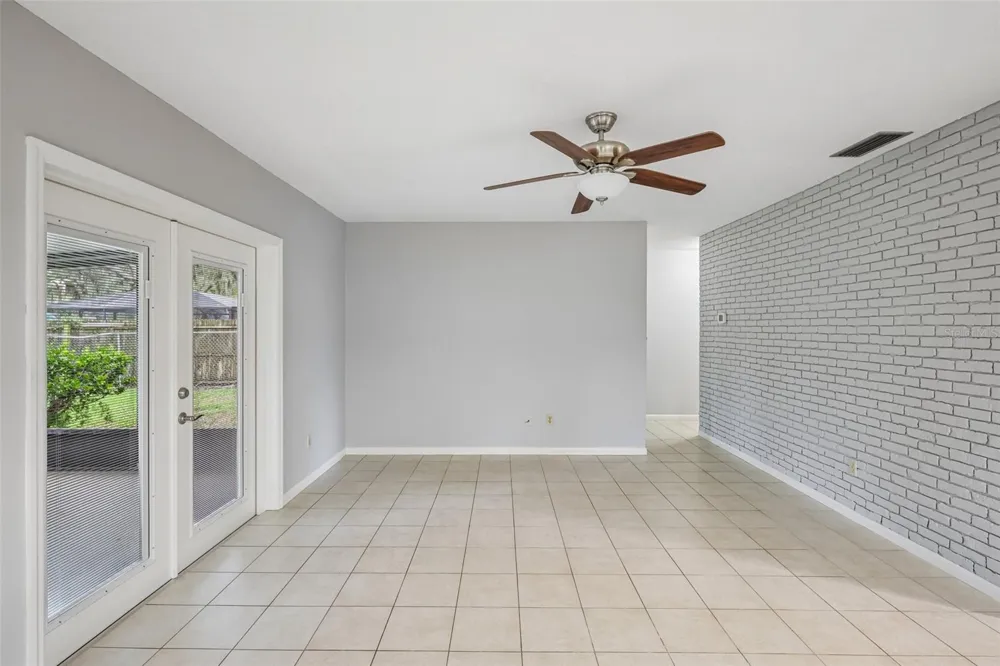 3718 SAND PEBBLE DRIVE Valrico, FL 33596