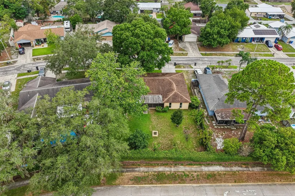 3718 SAND PEBBLE DRIVE Valrico, FL 33596