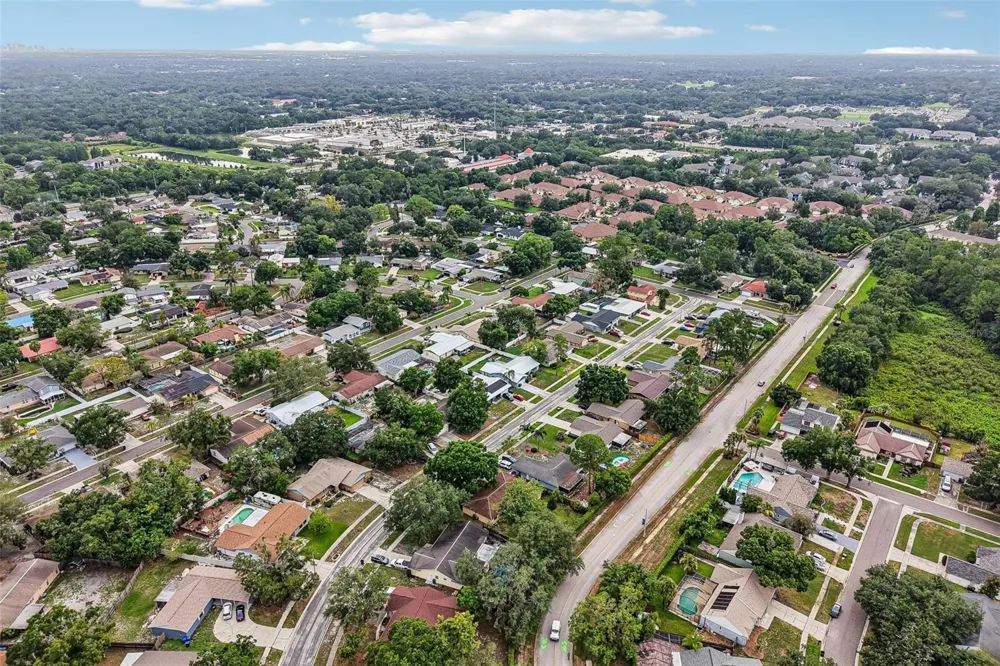 3718 SAND PEBBLE DRIVE Valrico, FL 33596