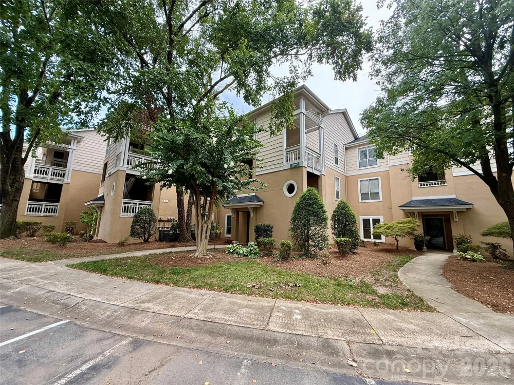 18009 Kings Point Drive #D Cornelius, NC 28031