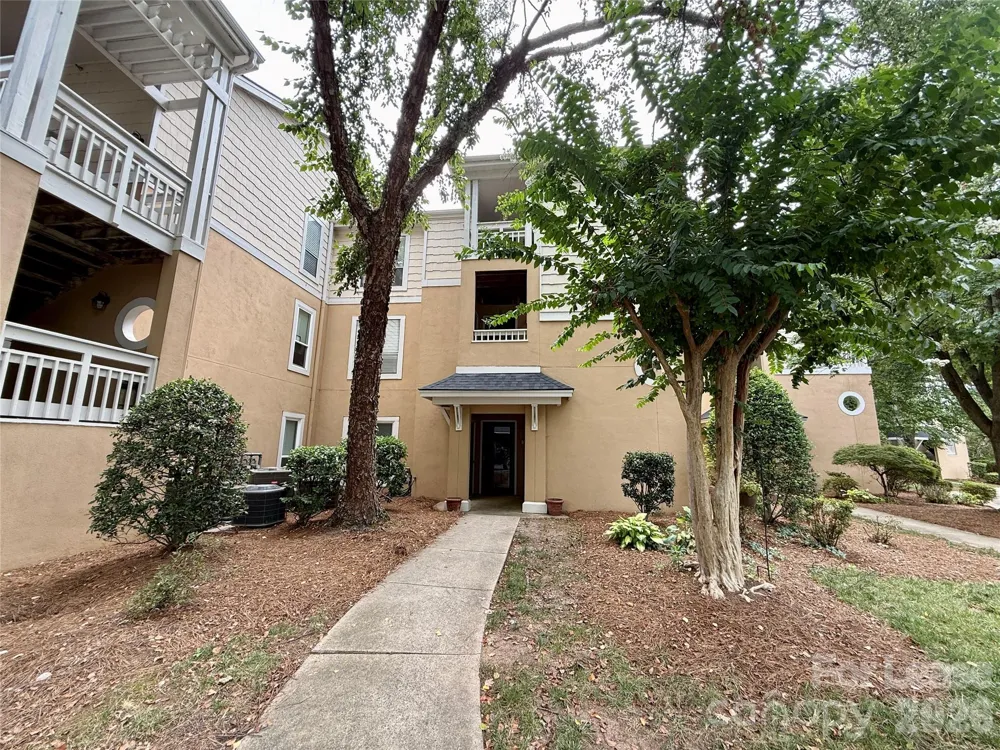 18009 Kings Point Drive #D Cornelius, NC 28031