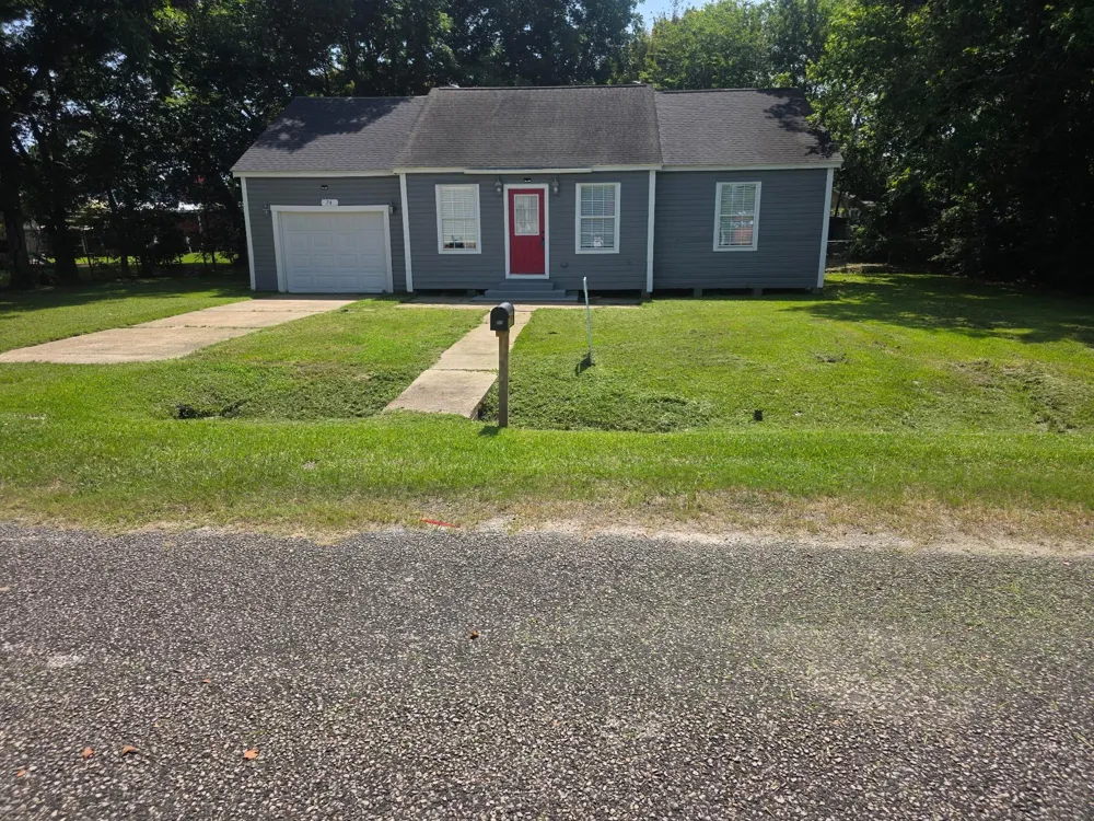 74 County Road 2415 Hull, TX 77564