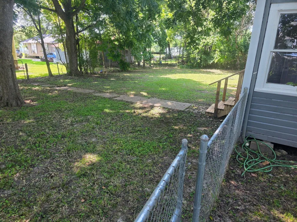 74 County Road 2415 Hull, TX 77564