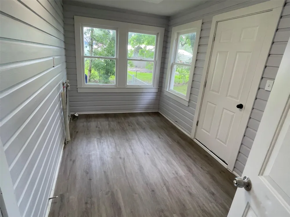74 County Road 2415 Hull, TX 77564