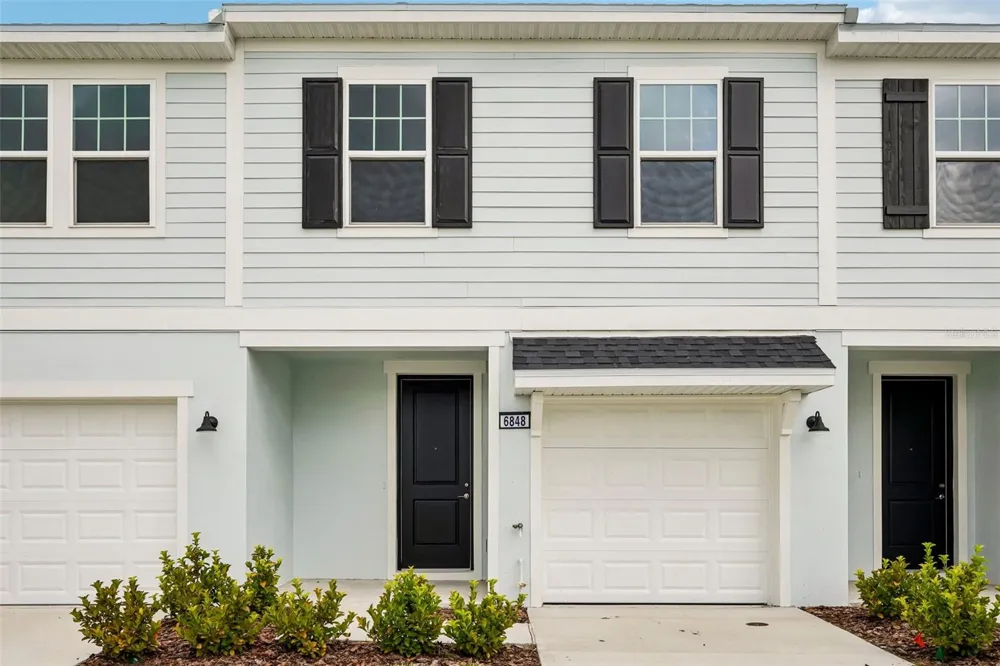 6848 HOLCOMBE DOWN DRIVE Zephyrhills, FL 33541