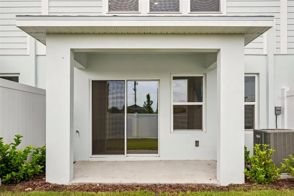 6848 HOLCOMBE DOWN DRIVE Zephyrhills, FL 33541