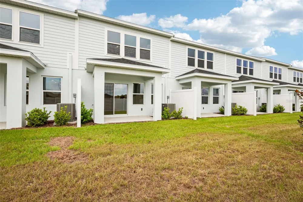 6848 HOLCOMBE DOWN DRIVE Zephyrhills, FL 33541