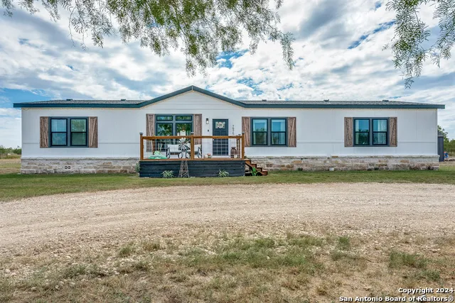 7975 county road 5223 Dhanis, TX 78850