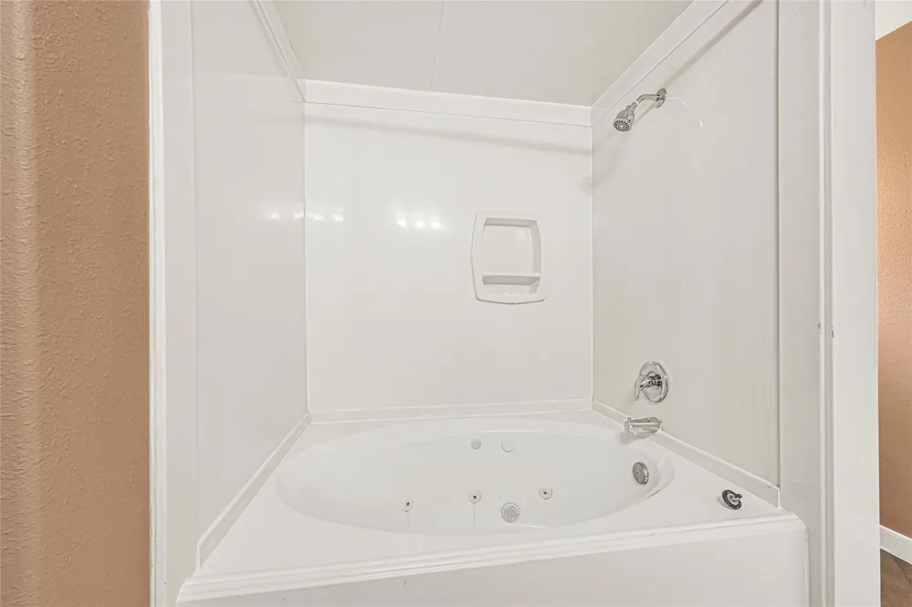 7323 Log View Drive Houston, TX 77040