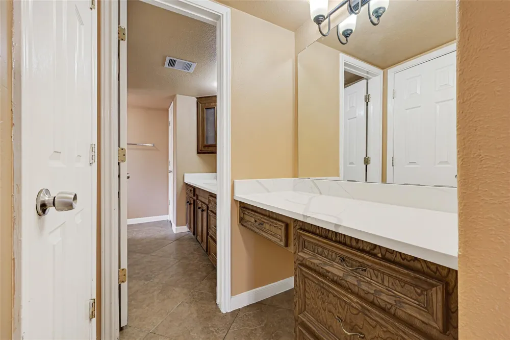 7323 Log View Drive Houston, TX 77040