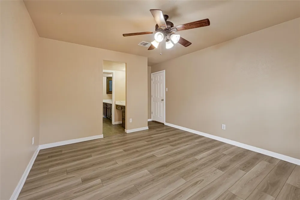 7323 Log View Drive Houston, TX 77040