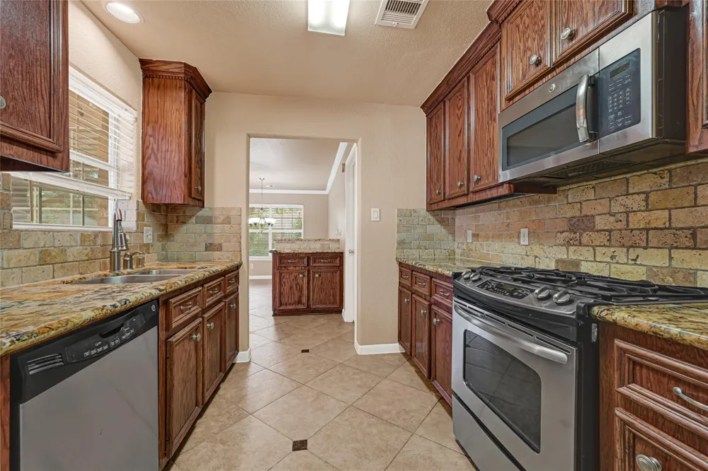 7323 Log View Drive Houston, TX 77040