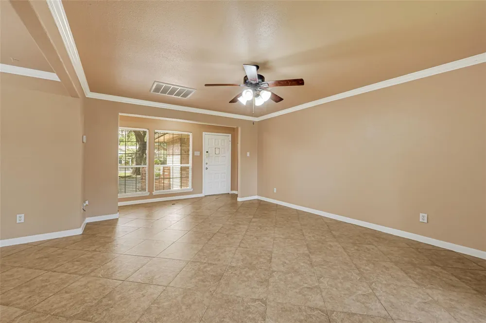 7323 Log View Drive Houston, TX 77040