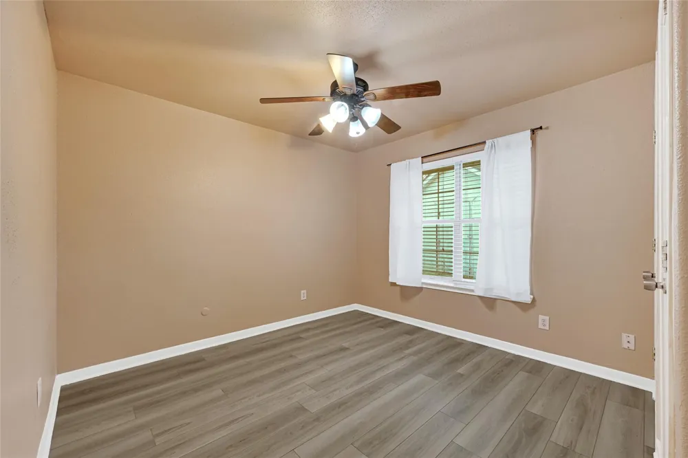 7323 Log View Drive Houston, TX 77040