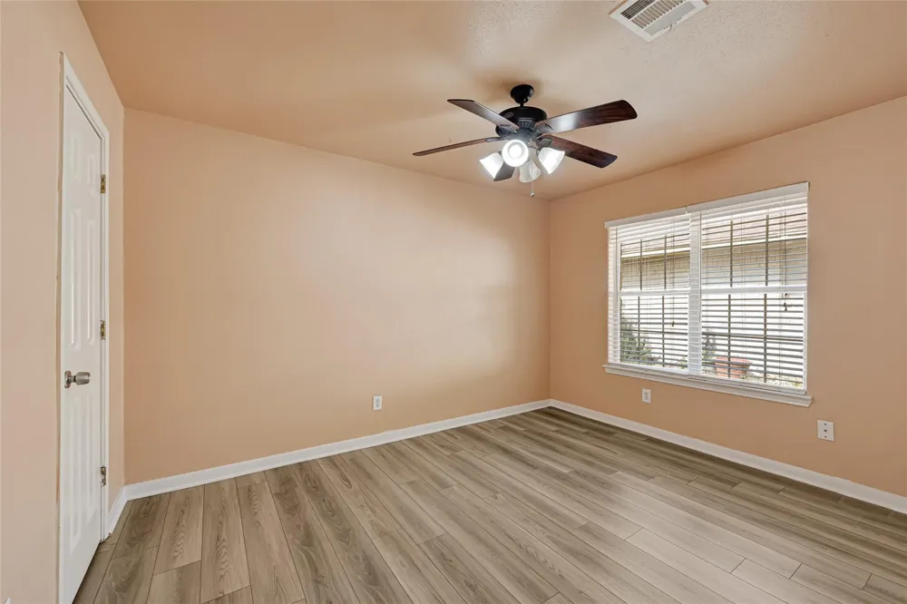 7323 Log View Drive Houston, TX 77040