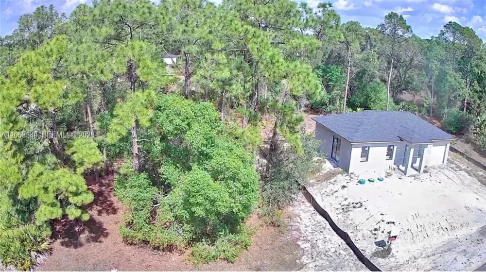 901 E 17th St Lehigh Acres, FL 33972